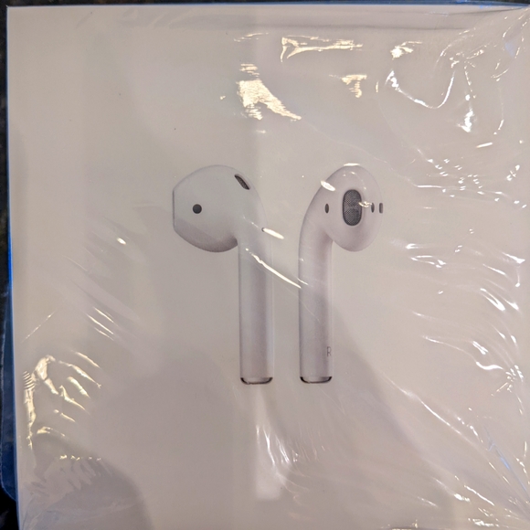 Apple AirPods 2nd Generation - Picture 3 of 3